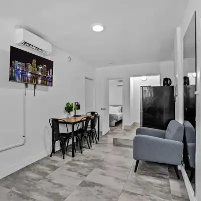 Cozy Studio 2 Blocks from the Beach - Unit #3