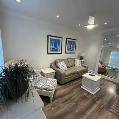 Beachside One Bedroom Condo with Pool Access
