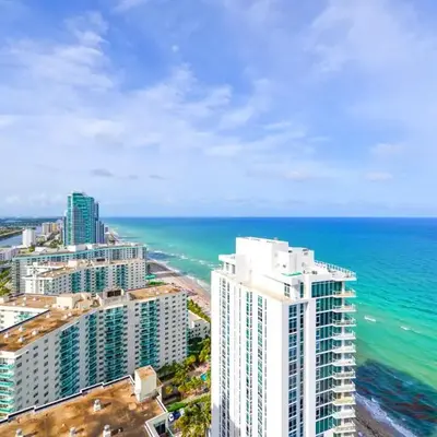 Oceanfront Escape - Rooftop Pool & Beach Access