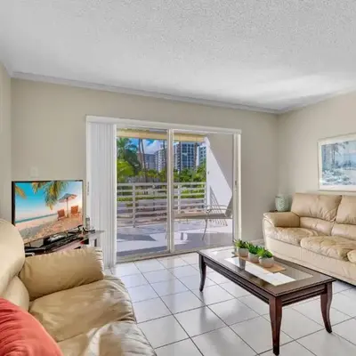 Le Frontenac 210 STR-01055