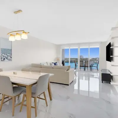 Le Golden Bay 902 STR-00876