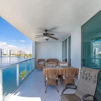 Le Marina Bay 701 STR-01254