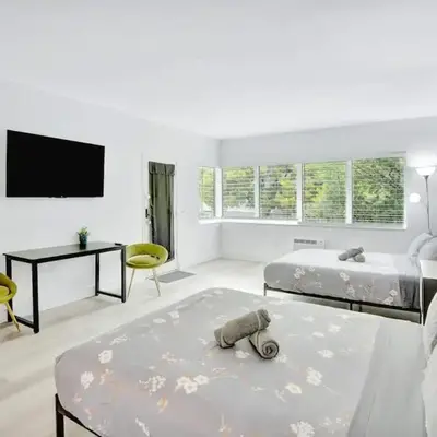 1BR Miami Beach Apt with King plus 2 Queens & Workspace