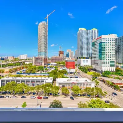 Modern Escape in Brickell w Pool & Gym