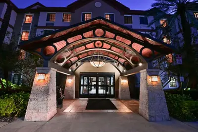 an entry to a house with an archway at Sonesta ES Suites Fort Lauderdale Plantation in Plantation