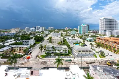 an aerial view of a city with tall buildings at Departamento en Tiffany House Fort Lauderdale beach Miami in Fort Lauderdale