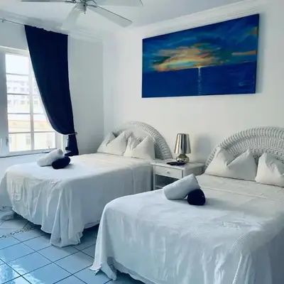 Beachfront Ocean Dr white sand paradise SoBe 311