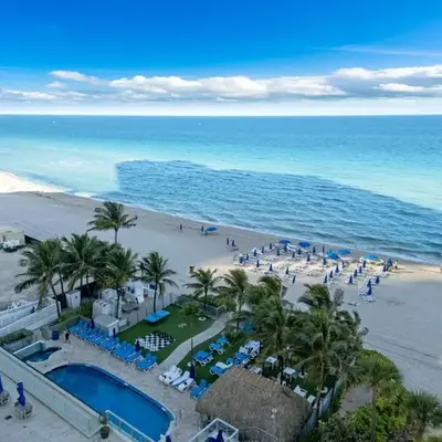 Steps to the Sand Beachfront Escape- 25th Floor Views