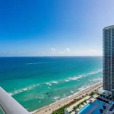 Amazing views on the 29th floor 2BR Beach Resort
