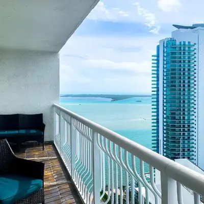 Star Stay Miami Yellow Brickell