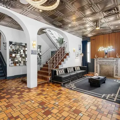 Nine20 Collins Apartments by Lowkl