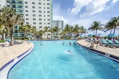 a pool at the resort at Apartamento en la Playa The Tides in Hollywood