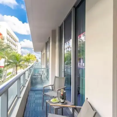 Beachfront Condo -ROOFTOP POOL OceanView Balcony