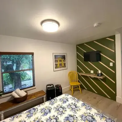 Cozy Room in the Heart of Little Havana