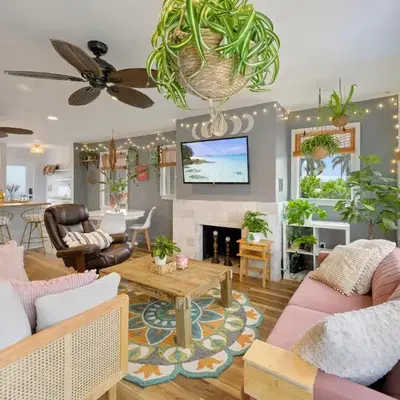 Little “house” right on the beach