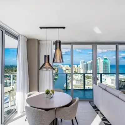Hyde Beach House Luxury Condo-Resort condo