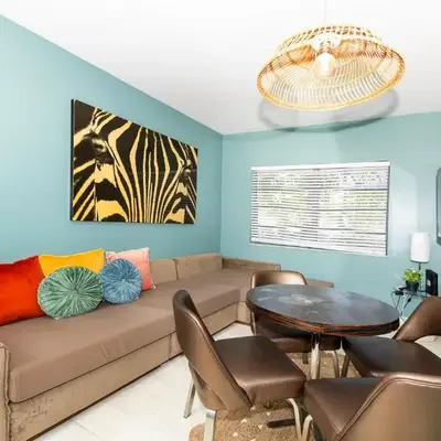 Sunny Days Apartments