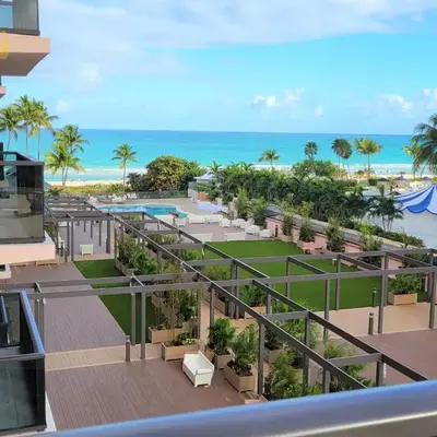 Deluxe Beach Resort - HORA RENTALS