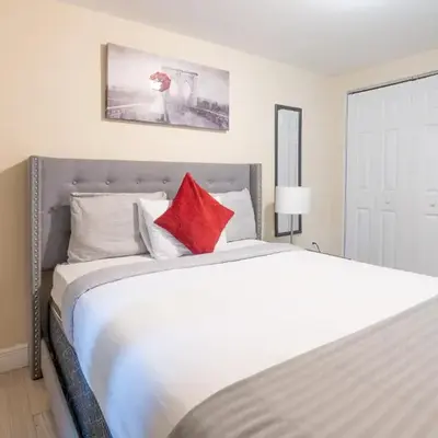 COZY Private Apts in Hollywood By Hard Rock Casino!