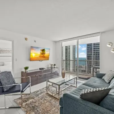 Luxurious Condo with PARKING in Brickell Miami