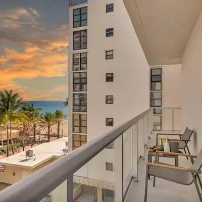 Rooftop Pool - Balcony - Hollywood Beach - Gym