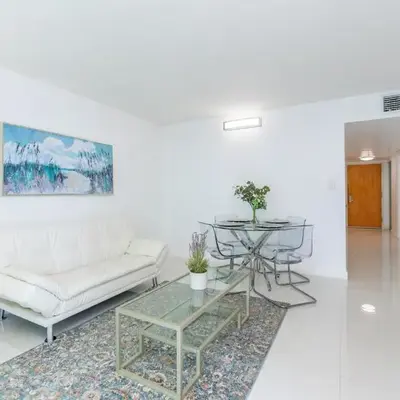 Bright and Cozy 2BR at Brickell