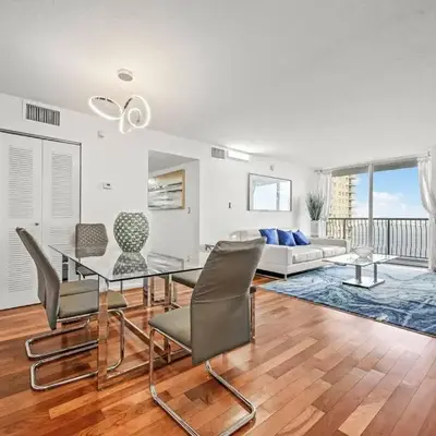 INCREDIBLE OCEAN VIEW 3 BEDROOMS UNIT