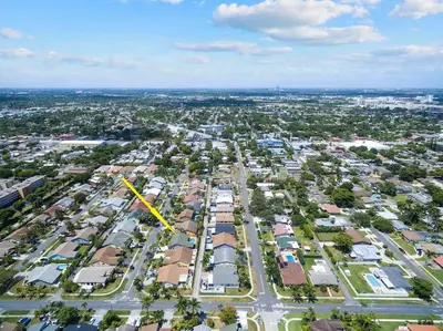 an aerial view of a city with houses at Citrus+Sunshine/Heated Pool/6 min to Beach/Casino in Dania Beach