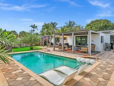 an image of a swimming pool in a house at Walk 2 Wilton! Heatd Pool & 10 min to Bch Las Olas in Fort Lauderdale