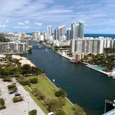 Elegant Miami Beach Apt Ocean Views