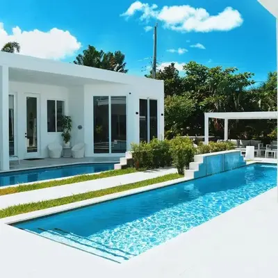 Men only clothing option guesthouse near Wilton Manors