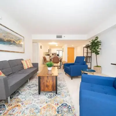 2Bed 2 Bath Airbnb Friendly building with Pool