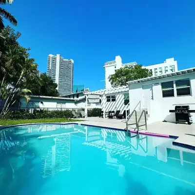 Oia House Brickell Beach 10 minutes Pool Location