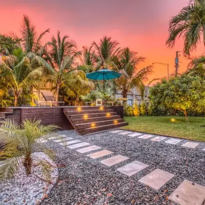 Quiet and secluded 4 bedroom home!