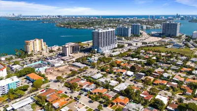 an aerial view of a city and the water at Luxury House 4 beds heated Pool w Jaccuzzi in North Bay Village