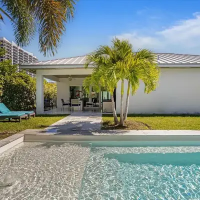 Luxury House 4 beds heated Pool w Jaccuzzi