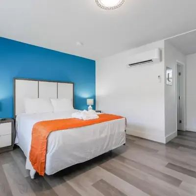 Beachfront Studio with Pool access -M24