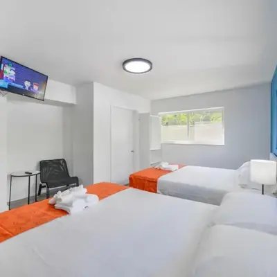 Radiant Unit with parking and pool - M26