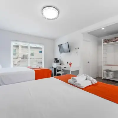 Studio with Balcony and Parking - M47