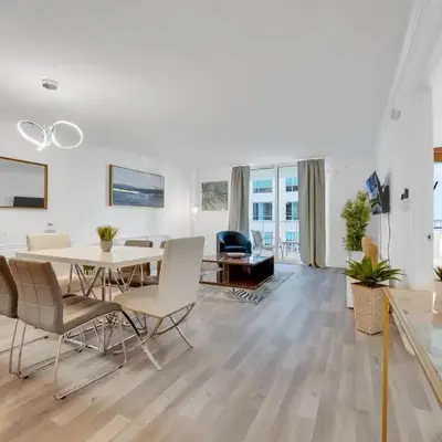 Impressive Unit in the heart of Brickell W Parking