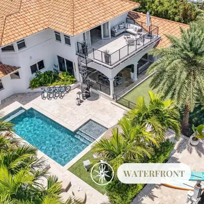 Waterfront Villa Walk to Beach Venice of America Coastal Extravagance Palm Key VlLLAS